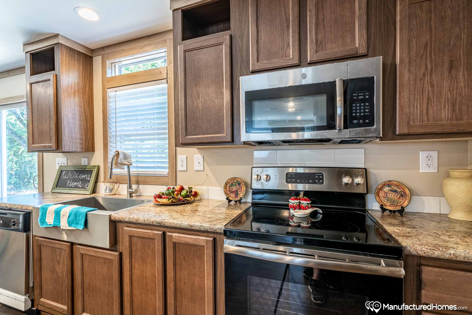 Multi Section Maribel 9756 by Oak Creek Homes